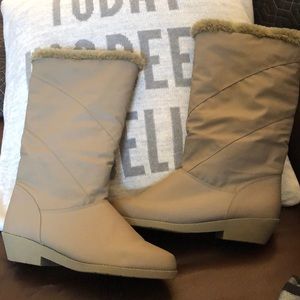 Jessica stevens Boots Size 10”